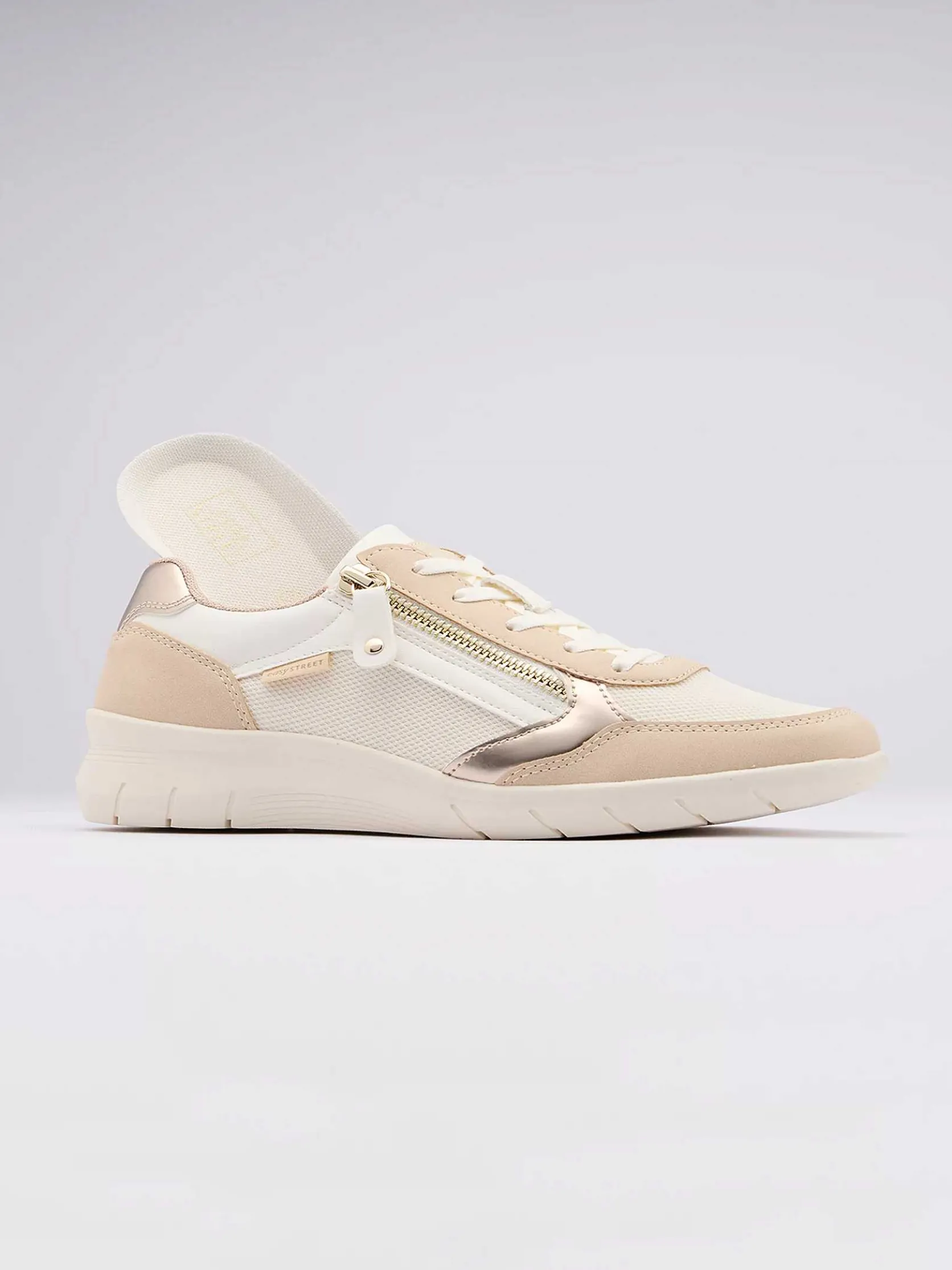 Beige Sneaker